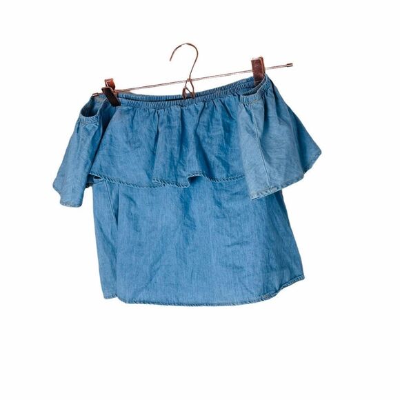 Francesca's Collections Tops - EUC Francesca’s Haute Monde Blue Chambray Boho Off Shoulder Top Medium